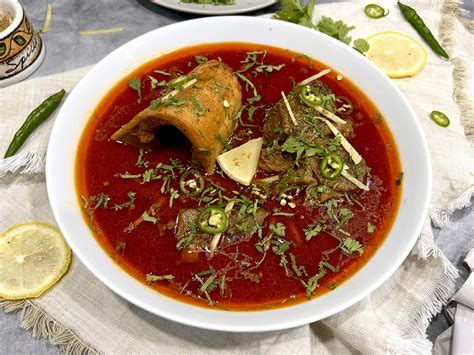  Nihari: Ein würziges und cremiges Geschmacksfeuerwerk aus den Straßen von Jhang!